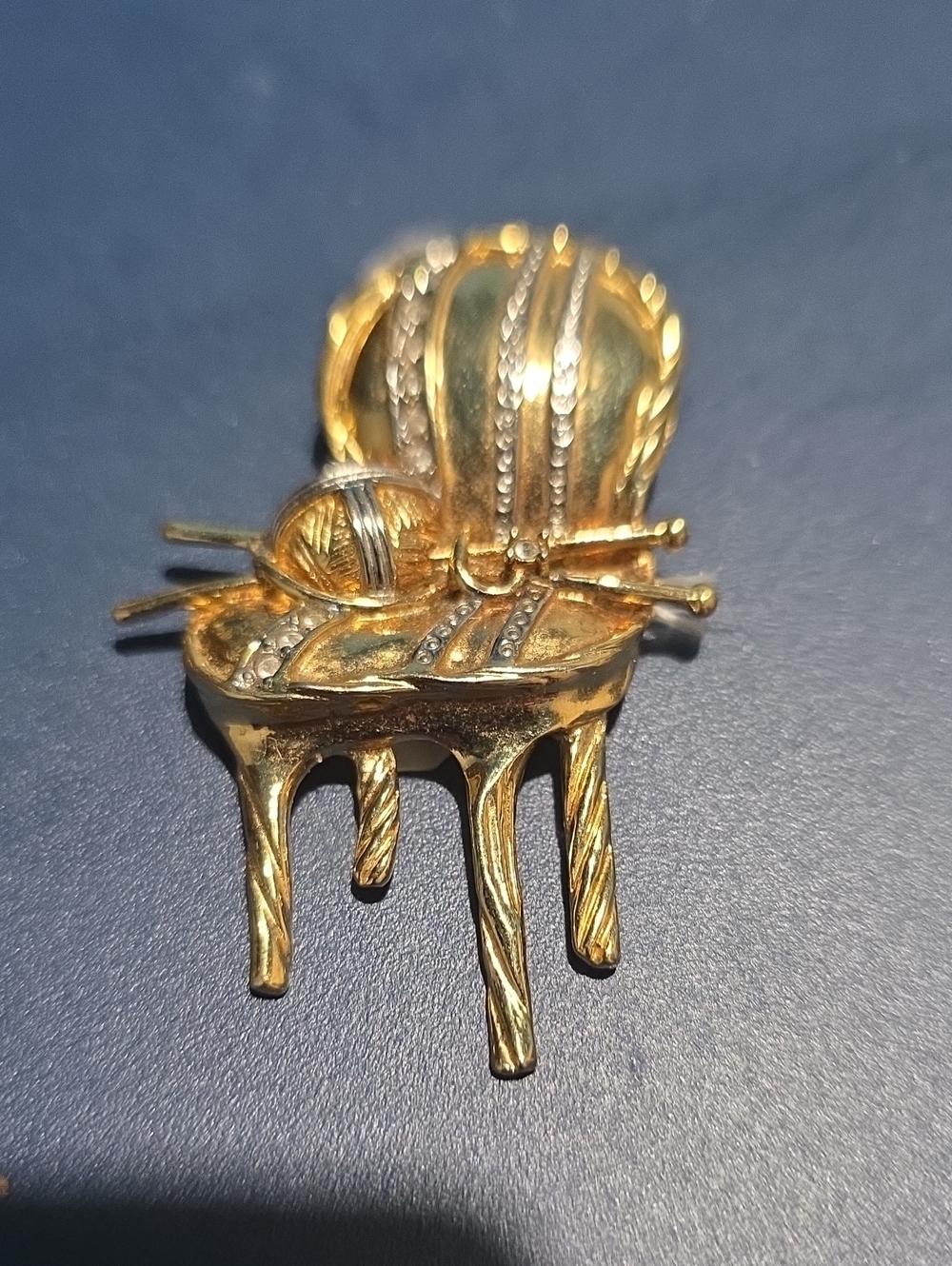Gold-Tone Knitting Chair Brooch Pin - Women’s Fashion Accessory